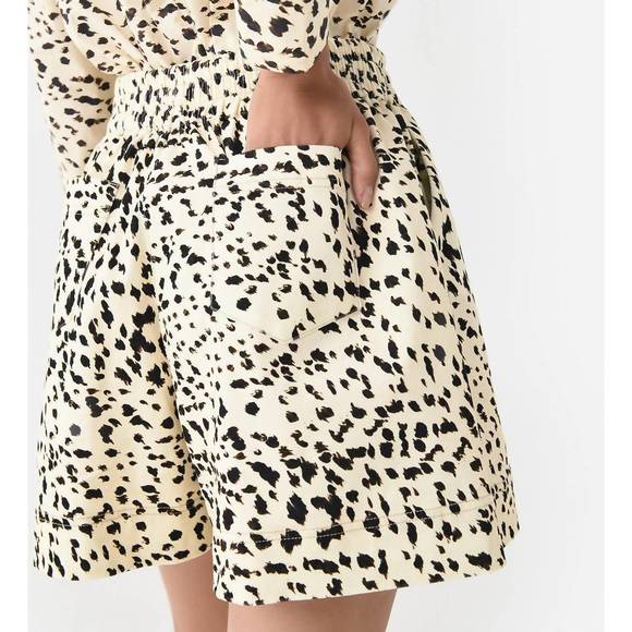 NEW HUNTER BELL aspen short in animal print - Picture 4 of 4